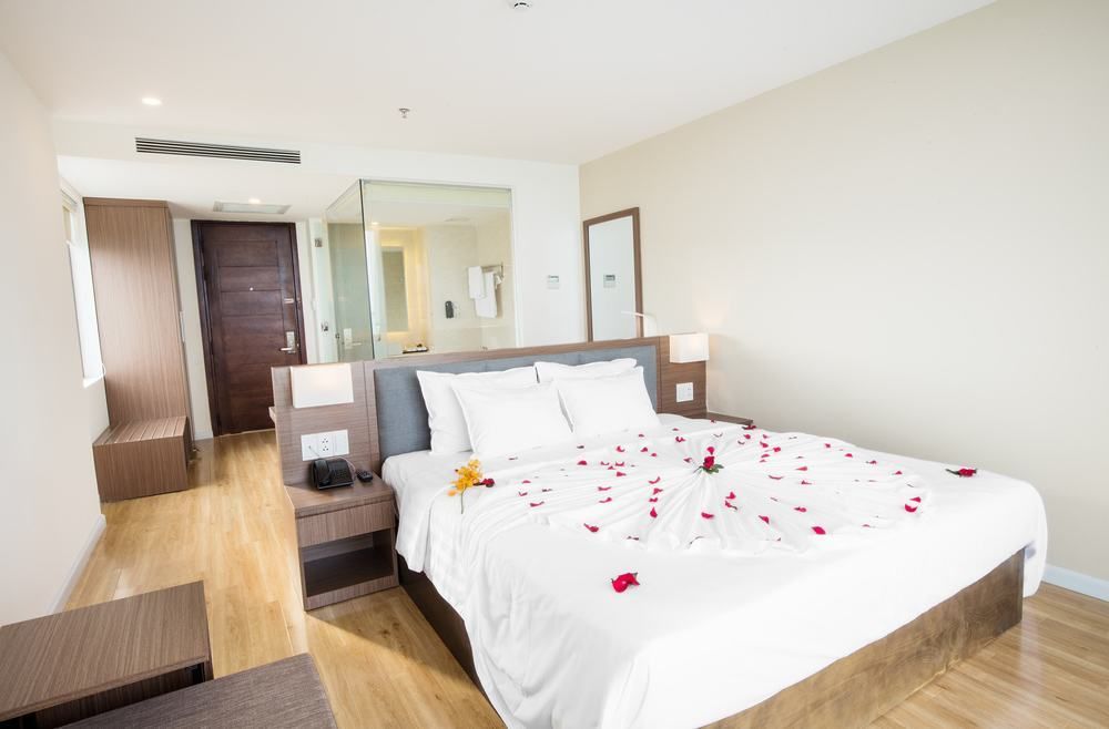 คิง ทาวน์ แกรนด์ โฮเต็ล แอนด์ เวดดิ้ง เซ็นเตอร์ Hotel ญาจาง ภายนอก รูปภาพ