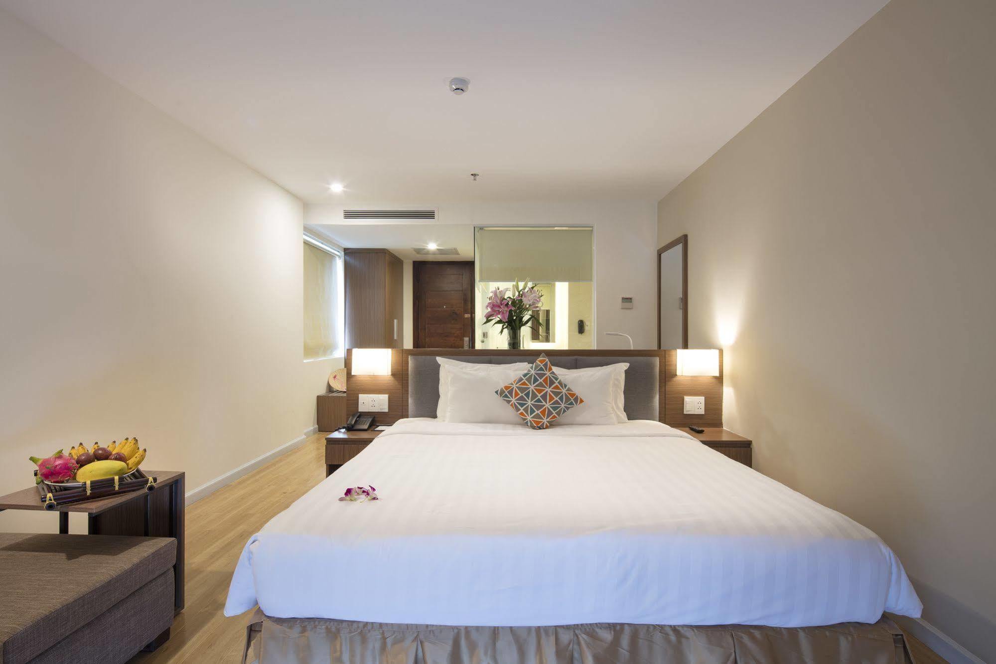 คิง ทาวน์ แกรนด์ โฮเต็ล แอนด์ เวดดิ้ง เซ็นเตอร์ Hotel ญาจาง ภายนอก รูปภาพ